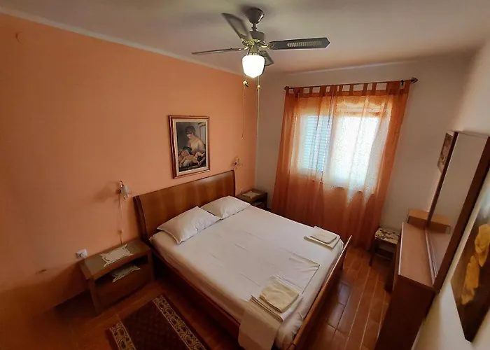 Lägenhet Apartments Villa Andreja