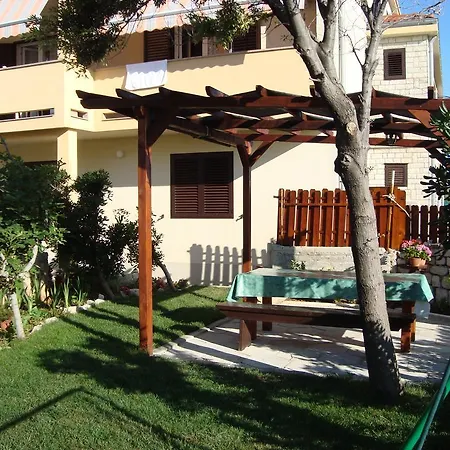 Apartments Villa Andreja Pag Town